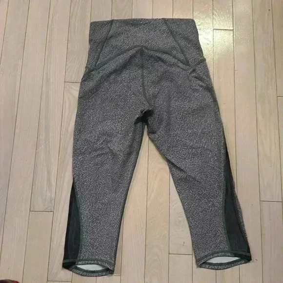 Lululemon capri leggings - Picture 2 of 4